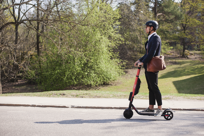 Bred rækkevidde Blive opmærksom pust Covid-19: Key workers get free e-scooter rides in England | Traffic  Technology Today