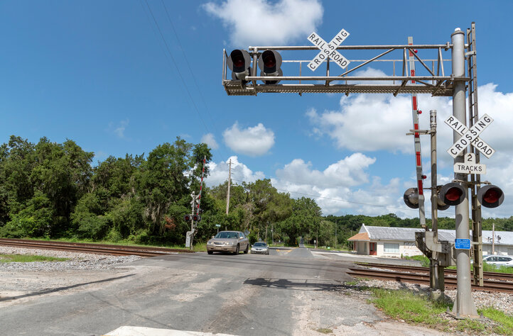 US DOT to provide m in grants to improve safety at highway-railway crossings